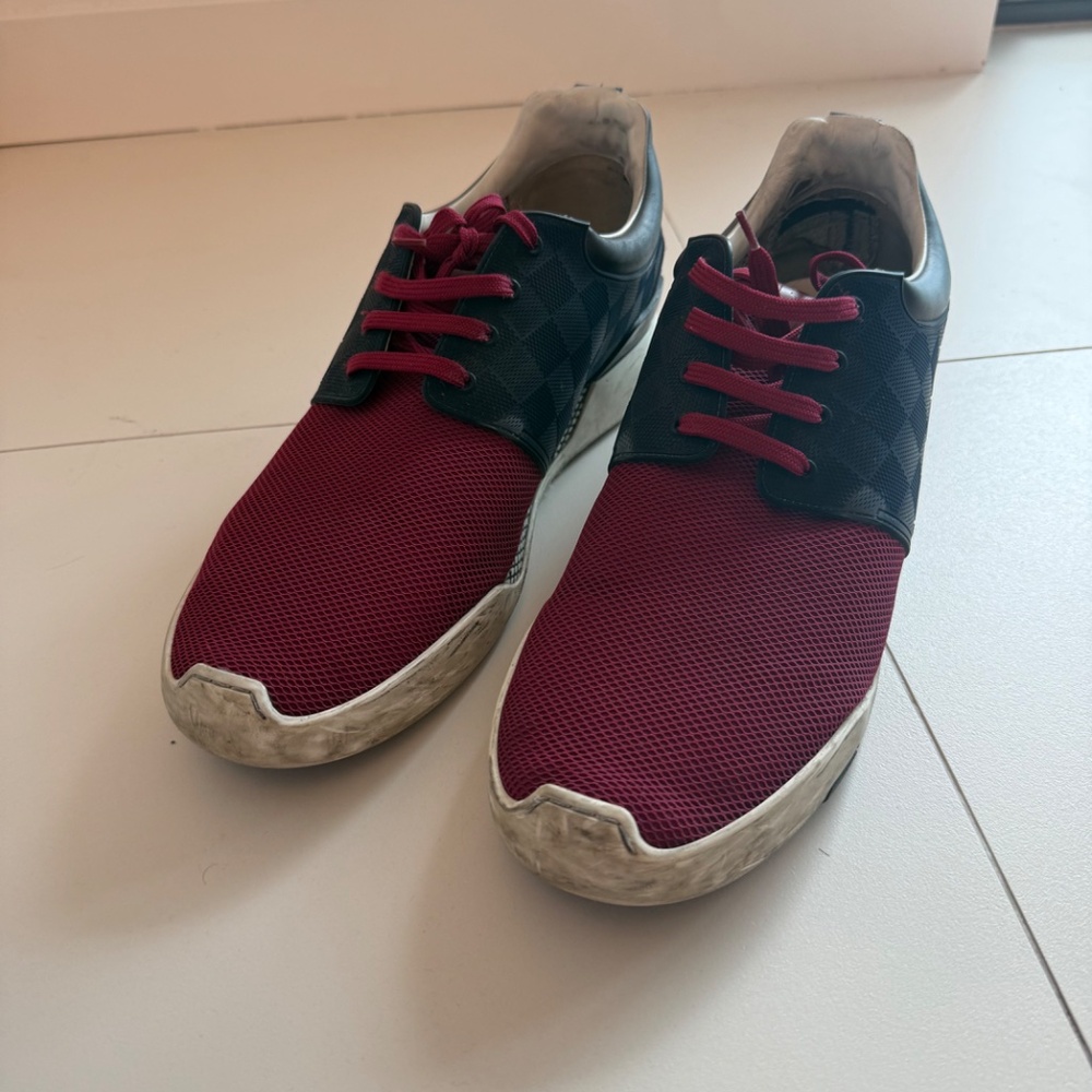 Sneakers - Picture 3 of 4